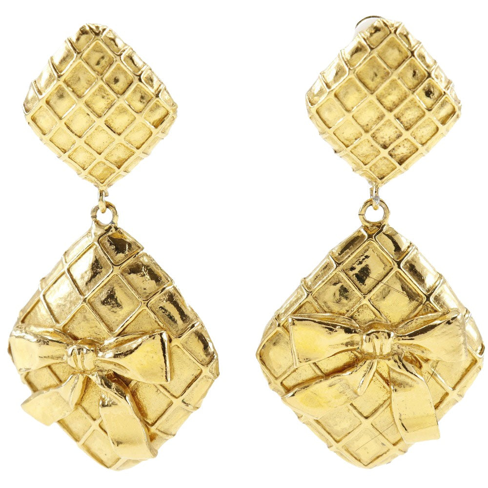 Chanel Quilted Gold Metal Earring 